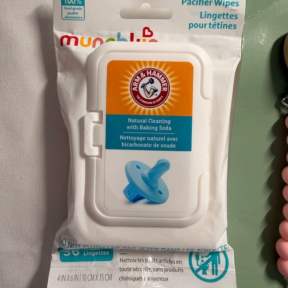 Munchkin Pacifier Wipes, Pacifier clips,& pacifier silicone adapter rings. - Picture 2 of 6